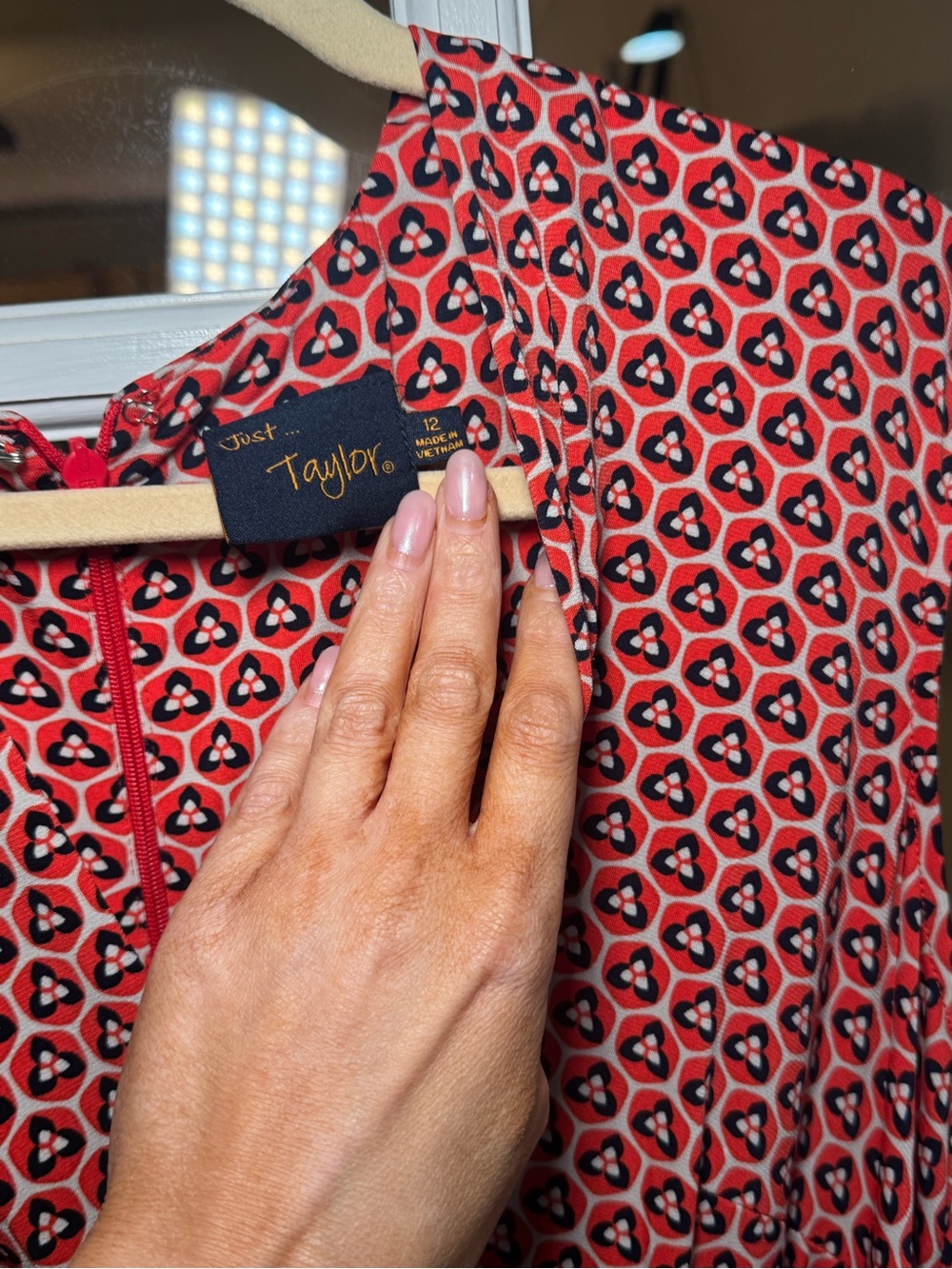 ◾️🍓 Taylor Red Geometric Print Maxi Dress NWOT 🍓◾️ - Picture 4 of 12
